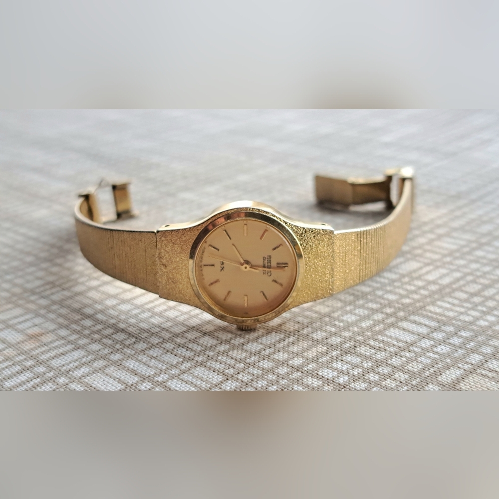 Vintage Seiko SX Quartz Ladies Watch - Picture 4 of 10